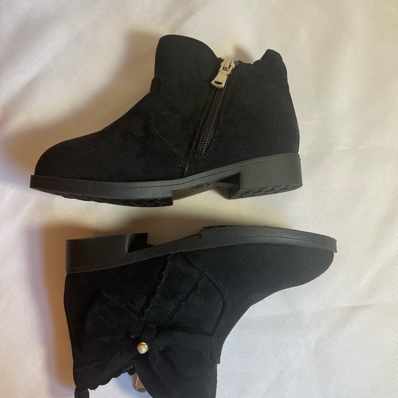Pandaninjia Clara Black Suede Kids Zip Boots with Bow Detail, NWOT, Size 11 - Picture 2 of 10